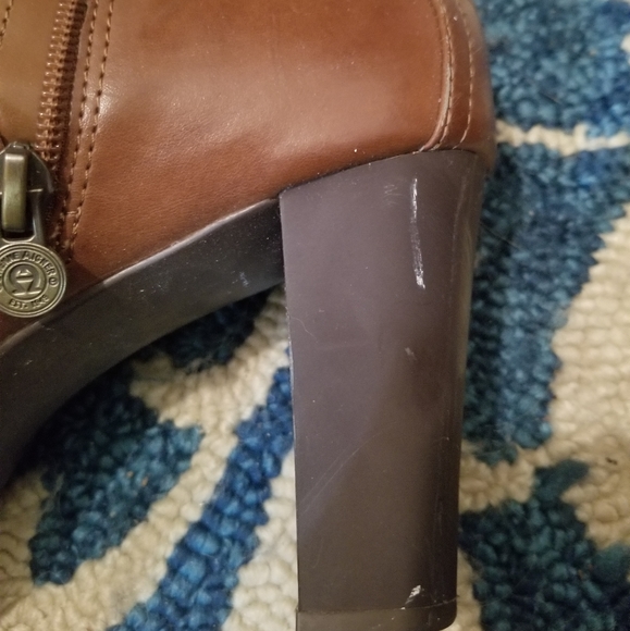 Boots - Picture 3 of 4